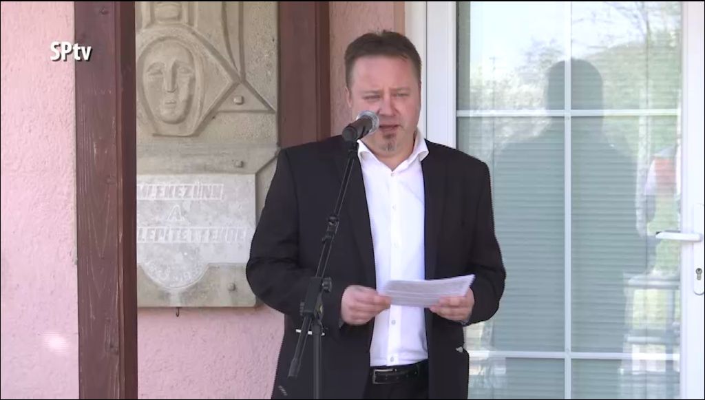 A Deportált Lakosokra Emlékeztek Apácaszakállason